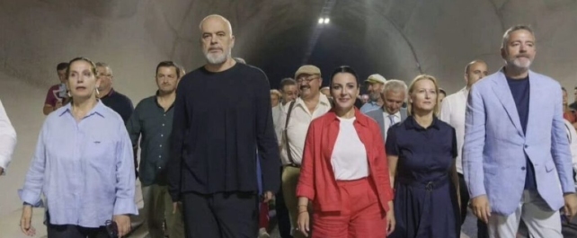 Belinda Balluku: aliada leal do primeiro-ministro albanês no centro da tempestade política