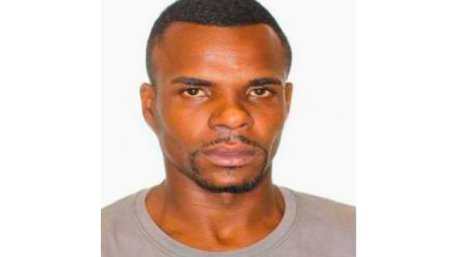 Alisson Alexandre Borges, o "TK", em registro oficial. Ele foi identificado pela própria mãe como o homem que segura Roberto "Zóio de Gato" no vídeo da execução, sendo apontado pela polícia como peça-chave do Tribunal do Crime